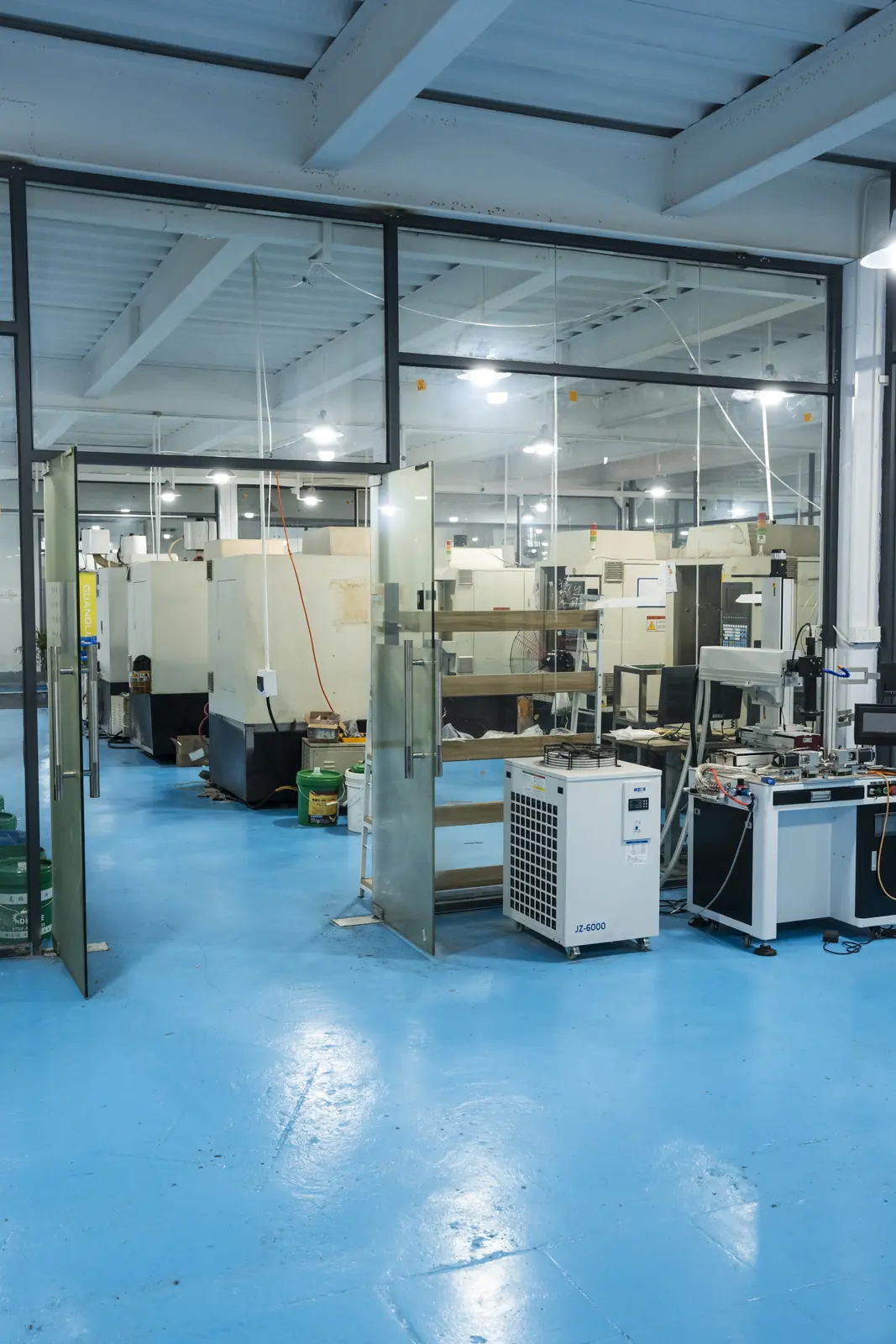 Wider view of the ORNOVAI CNC workshop