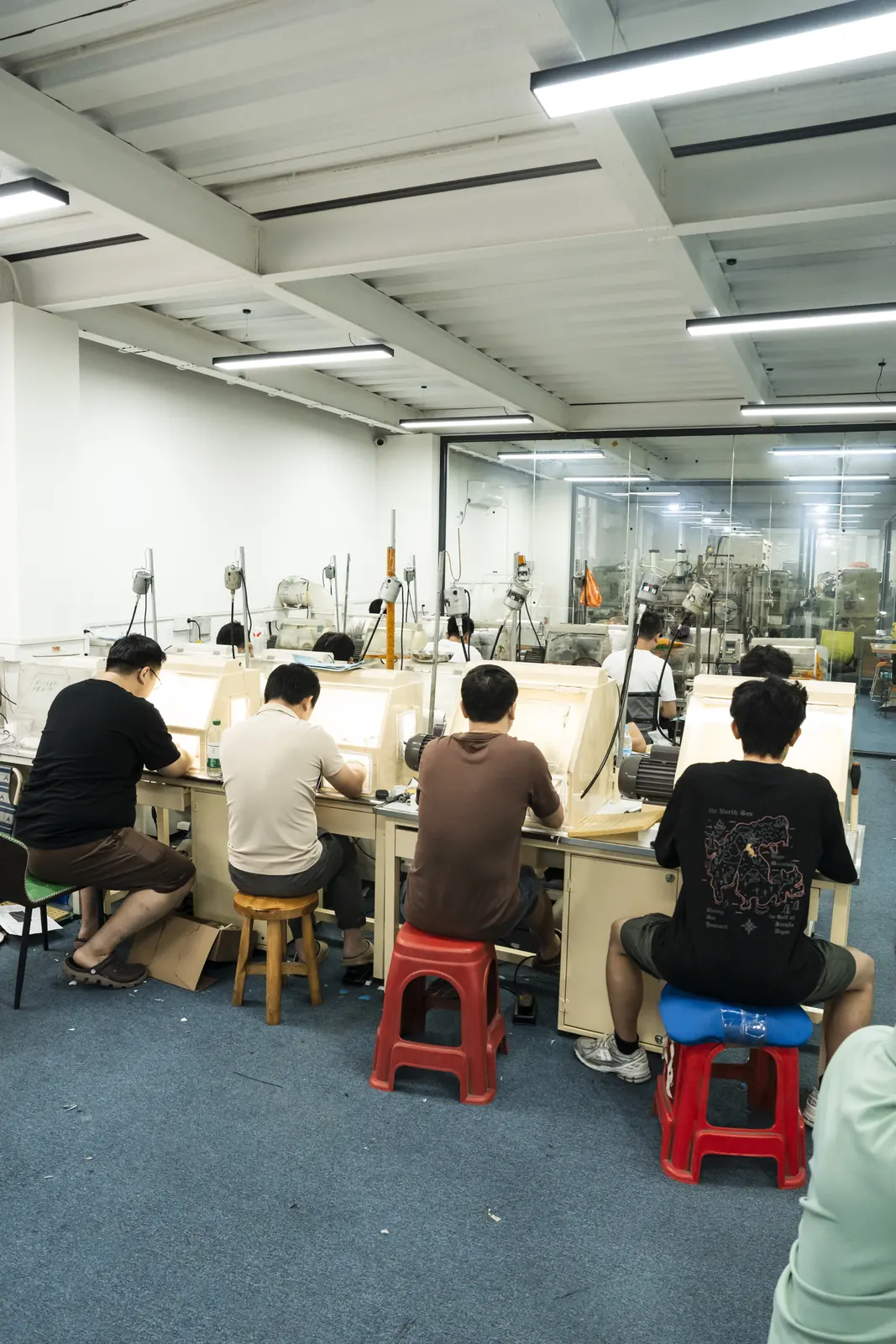 ORNOVAI polishing team at workshop benches